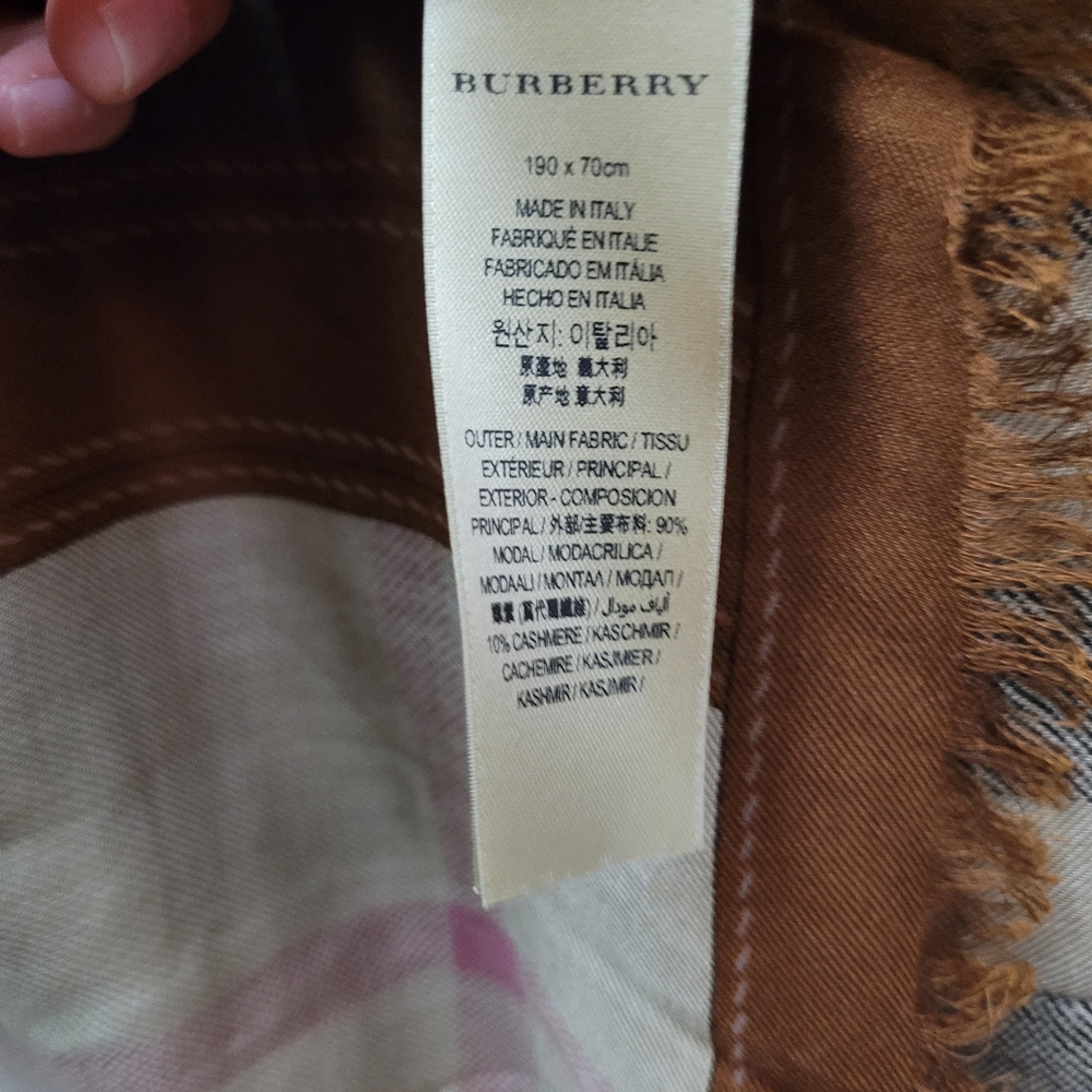 Burberry Scarf - Picture 3 of 5